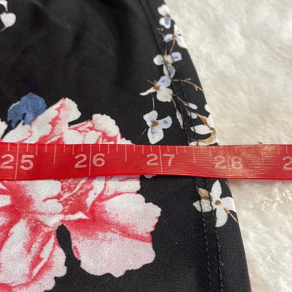 ๐2XHP๐ Torrid Floral Blouse - Picture 8 of 9